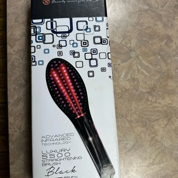 Luxury 5500 Infrared Straightening Brush by Pro Cabello - Picture 2 of 3
